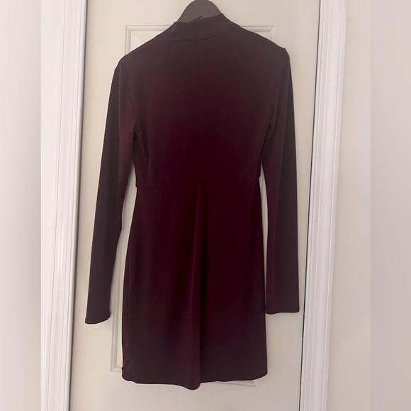 VS wine colored stretch dress, mid-mini length, size M - Picture 3 of 3